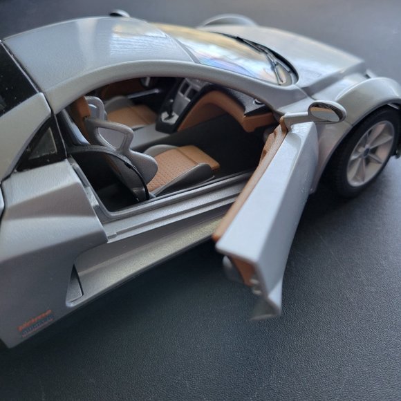 Vintage Silver Bburago 2002 Prima Giugiaro Special Edition Rare 1:18 Diecast - Picture 4 of 5